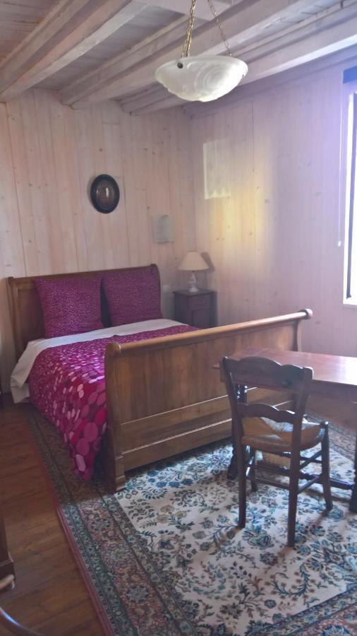 Chambre D Hote 1873 Frasne Стая снимка
