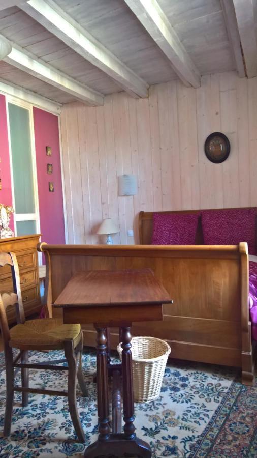 Chambre D Hote 1873 Frasne Стая снимка